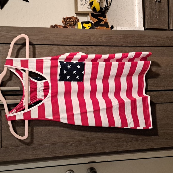 🍁New Stars and stripes tank - Picture 8 of 11